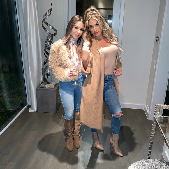 REVOLVE tan sweater cardigan - Picture 2 of 5